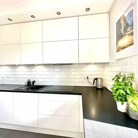 Wola Sowinskiego - Salon, Sypialnia, Balkon, Parking * Varšava